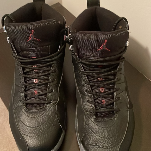 Nike AirJordan Retro 12 - Picture 11 of 15
